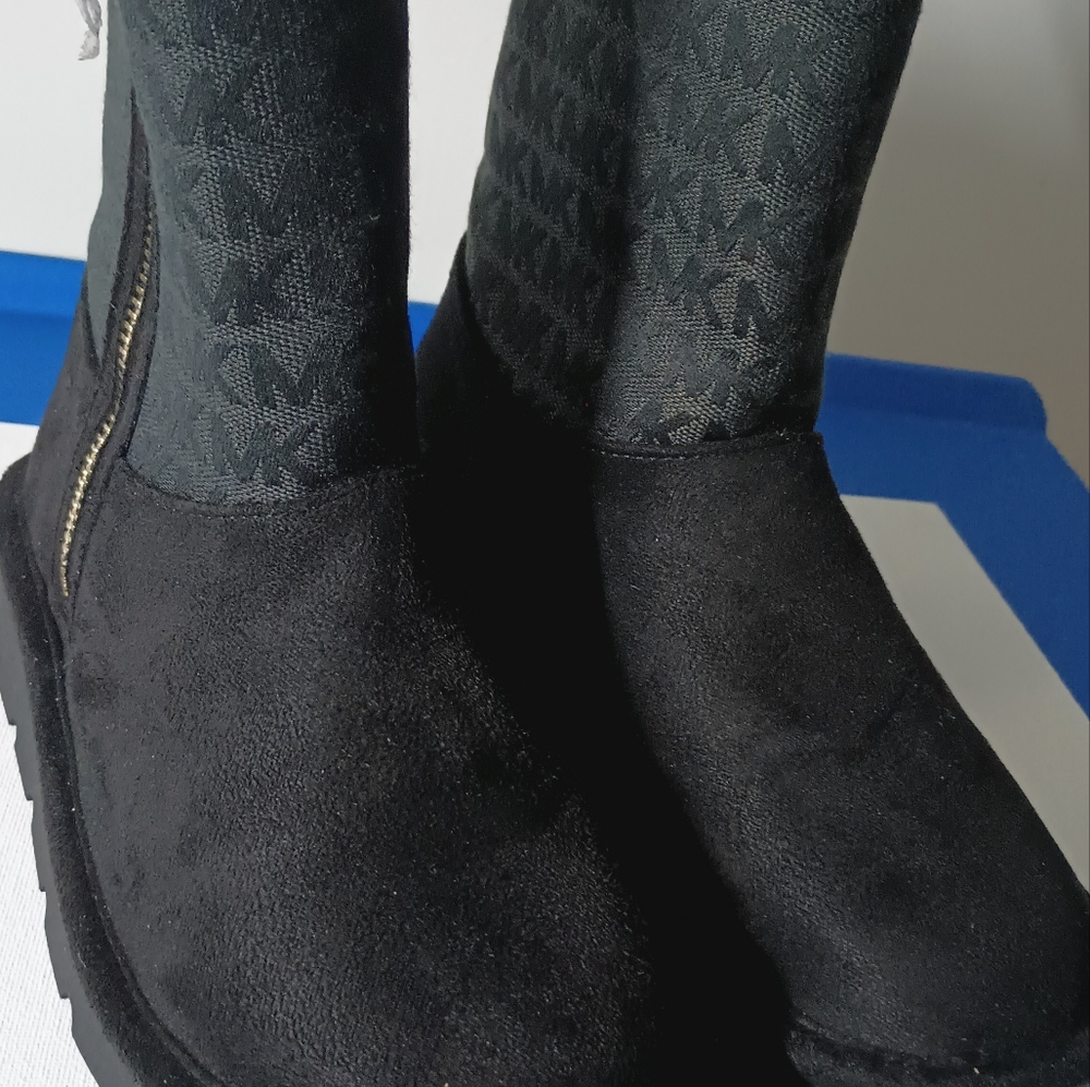 Micheal Kors Girls Boots